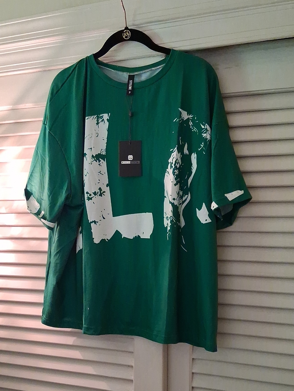 NWT - STYLEWE Green Short Sleeve Graphic Tee